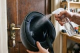 Mẹo làm sạch, khử mùi hôi của mũ bảo hiểm, không cần tháo rời