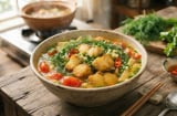 Thả thứ bột ngày vào nấu canh cá: Món ăn hết sạch mùi tanh, thơm ngon hấp dẫn