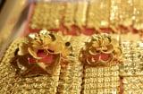 Vàng bất ngờ giảm sâu sáng 7/7: Nhà đầu tư nên mua vào hay bán tháo?