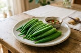 Mẹo luộc đậu bắp không bị nhớt, ăn giòn sần sật, màu xanh mướt như ngoài hàng