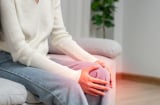 Phụ nữ tiền mãn kinh đừng chủ quan với tình trạng đau nhức xương khớp
