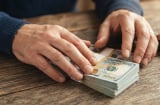 Tổ tiên dặn: Có 3 loại tiền càng dễ kiếm càng nguy hiểm, chớ ham kẻo 'mất cả chì lẫn chài'