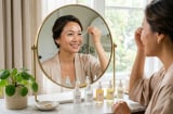 Đừng chỉ dùng serum vitamin C: 4 loại tinh chất phụ nữ sau tuổi 40 nên cân nhắc để Mừng SHBET phiên bản mới 2025 căng mịn hơn