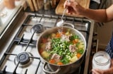 Tại sao nhiều người cảm thấy bị chóng mặt, nôn nao khi ăn mì chính (bột ngọt)?