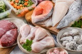 Những thực phẩm không nên rã đông bằng nước nóng: Tiện một phút, có thể làm giảm chất lượng cả bữa ăn
