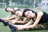 Dân mạng 'truy lùng ráo riết' các nữ sinh tập quân sự vì lí do bất ngờ