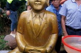Phát hiện pho tượng lạ, vàng óng, dáng ngồi giống tượng phật nghi có niên đại hàng trăm năm