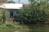 Kinh hoàng phát hiện vợ nằm chết trên vũng máu, chồng bị thương nằm thoi thóp bên cạnh