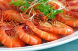 5 sai lầm tai hại khi ăn tôm mà rất nhiều người vẫn đang mắc phải vô tình CÕNG BỆNH về nhà