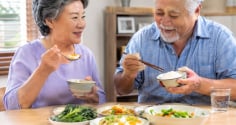 Nghiên cứu mới chỉ ra lợi ích khi người lớn tuổi ăn trứng đúng cách