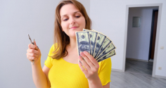 Phụ nữ tự chủ Shbet800 tải ứng dụng bằng cách tích trữ vàng và kinh doanh