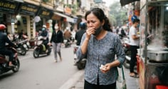 Ung thư phổi giai đoạn đầu không chỉ là ho: 5 'tín hiệu lạ' toàn thân đừng nên bỏ qua!