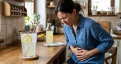 Vì sao nhiều người bỏ thói quen uống nước chanh buổi sáng?