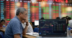 VN-Index hồi phục mạnh sau chuỗi giảm sốc: Chuyên gia cảnh báo đừng vội bắt đáy