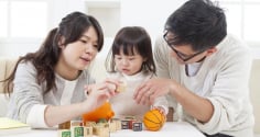 Sống tối giản khi có con nhỏ: Bí quyết giảm áp lực mua sắm cho cha mẹ