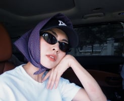 Khăn trùm đầu kiểu “bà thím” bất ngờ trở lại, được Tăng Thanh Hà cùng nhiều sao Việt lăng xê