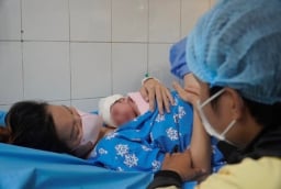 Tăng lương cơ sở từ 1/7: Trợ cấp sinh con tăng lên hơn 5 triệu đồng, ai được hưởng?