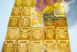 Giá vàng hôm nay 1-6: Vừa mở cửa, vàng và bạc đồng loạt lao dốc
