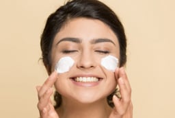 5 sản phẩm chăm sóc da nên giảm tần suất sử dụng trong mùa hè để hạn chế kích ứng