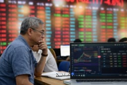 VN-Index hồi phục mạnh sau chuỗi giảm sốc: Chuyên gia cảnh báo đừng vội bắt đáy