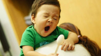 Cho trẻ ngủ muộn gây tổn thương tim mạch: Mẹ thương con đừng dại cho trẻ ngủ sau 10 giờ đêm