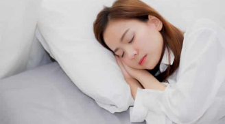 Làm điều này trước khi đi ngủ, bạn sẽ thấy sự khác biệt ngay vào sáng hôm sau