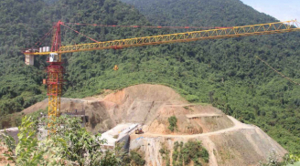 Đã tiếp cận được hiện trường nhà máy bị sạt lở tại Thừa Thiên- Huế, hơn 10 công nhân bị vùi lấp