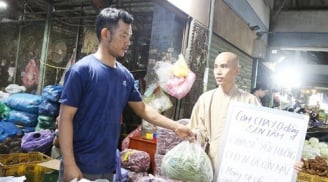 Quán cơm 0 đồng đặc biệt của sư thầy: 'Buffet chay tuỳ thích, đóng góp tùy tâm'