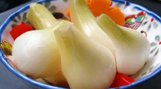 Nói 'không' với điều này khi ăn món dưa hành ngày Tết để phòng tránh bệnh tật