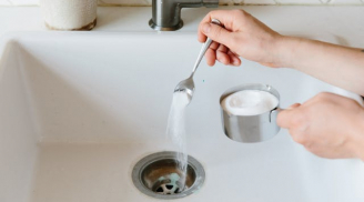 Không cần đụng hóa chất, chỉ cần 2 nguyên liệu sẵn trong bếp này bạn đã có thể thông sạch các loại đường ống