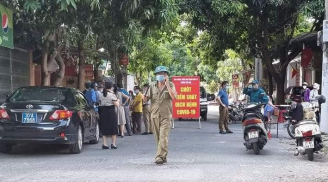 Người phụ nữ đi chợ thường xuyên, test nhanh 2 lần dương tính Covid-19