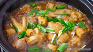 Làm món gà hầm đừng chần nước trực tiếp, làm theo cách này thịt gà mềm, thơm, không hôi tanh