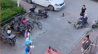 Nhờ anh shipper bắc loa hỏi thăm bạn gái, anh chàng 'ngơ ngác' nhận tin từ hàng xóm