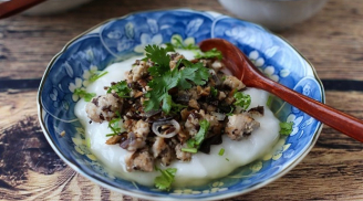 Cơm nguội thừa đừng vội vứt đi, bỏ túi ngay cách làm bánh đúc nóng này đảm bảo cả nhà 'mê tít'