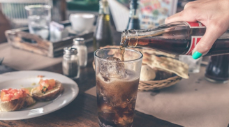Uống hết 1,5 lít Coca-Cola trong 10 phút, nam thanh niên tử vong