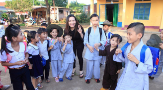 Tỷ phú nói rõ lý do nhận nuôi 23 người con của Phi Nhung, hứa sẽ bảo vệ các em không bị Covid-19