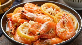 Đổ hết gừng xả vào nồi hấp tôm là sai: Thêm thứ này mới giúp tôm ngọt, giữ nguyên dinh dưỡng
