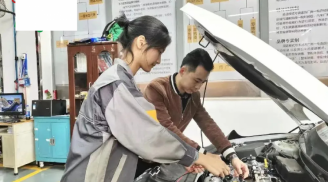 Cô gái quyết tâm học 'ngành của đàn ông' bị cha mẹ cấm cản, bạn bè chê cười, 2 năm sau lập kì tích