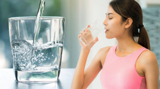 Uống đủ nước thì khỏe đẹp, trẻ ra nhưng 3 thời điểm này nên tránh uống nước kẻo lợi bất cập hại
