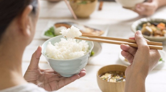 4 dấu hiệu 'lạ' sau khi ăn chứng tỏ người đó có đường huyết cao, đi khám ngay còn kịp
