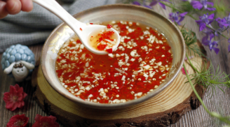 Pha nước chấm muốn tỏi ớt nổi lên, vừa ngon vừa đẹp mắt chỉ cần cho thêm đúng 1 thứ vào