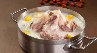 Hầm xương chỉ cần nhớ 3 điều này, nước thơm nức trắng trong như sữa
