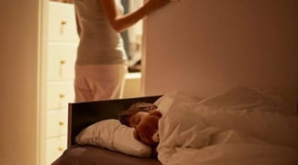 Bé trai 8 tuổi vẫn ngủ chung với mẹ, lời nói của con khiến người mẹ bàng hoàng, sửng sốt