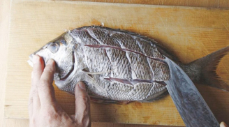 Cách hay để rán cá vàng giòn, không nát, không văng dầu, không dính chảo