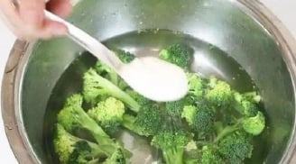 Rửa rau đừng nghĩ chỉ ngâm nước muối là đủ, muốn đảm bảo sức khoẻ cần thực hiện thêm bước này