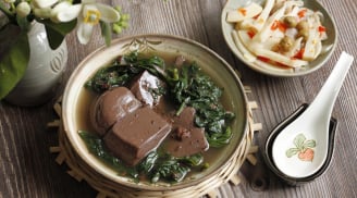 Tiết lợn mua về đừng vội luộc ngay, làm thêm điều này để tiết mềm mịn như thạch mà không tanh