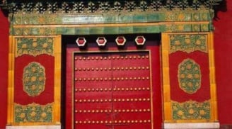 Các cụ dặn rồi: 'Nghèo không sửa cửa, giàu không dời mộ', con cháu nhớ kỹ