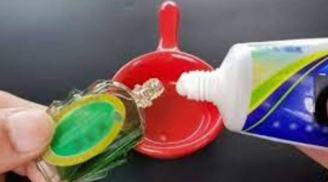 Trộn dầu gió với kem đánh răng: Tác dụng rất hay, giải quyết vấn đề cả nam và nữ đều gặp phải