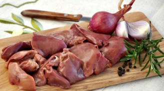 Bộ phận của con gà toàn bị vứt đi có lượng vitamin A gấp 12 lần thịt, ăn bổ đủ đường