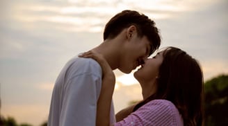 Phụ nữ chủ động tìm đến đàn ông vào 4 thời điểm, tức là cô ấy đã yêu thương bạn thật lòng